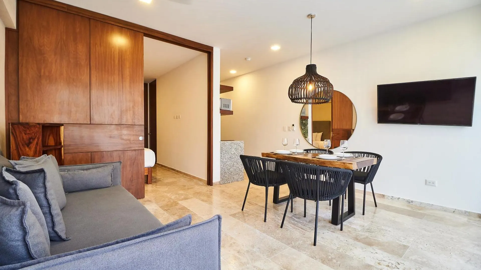 Amena Condo Τουλούμ